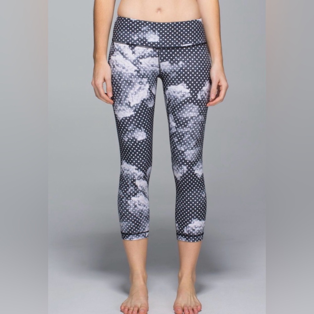 Lululemon Wunder Under Crop in Dottie Dream Rose Neutral Blush Black